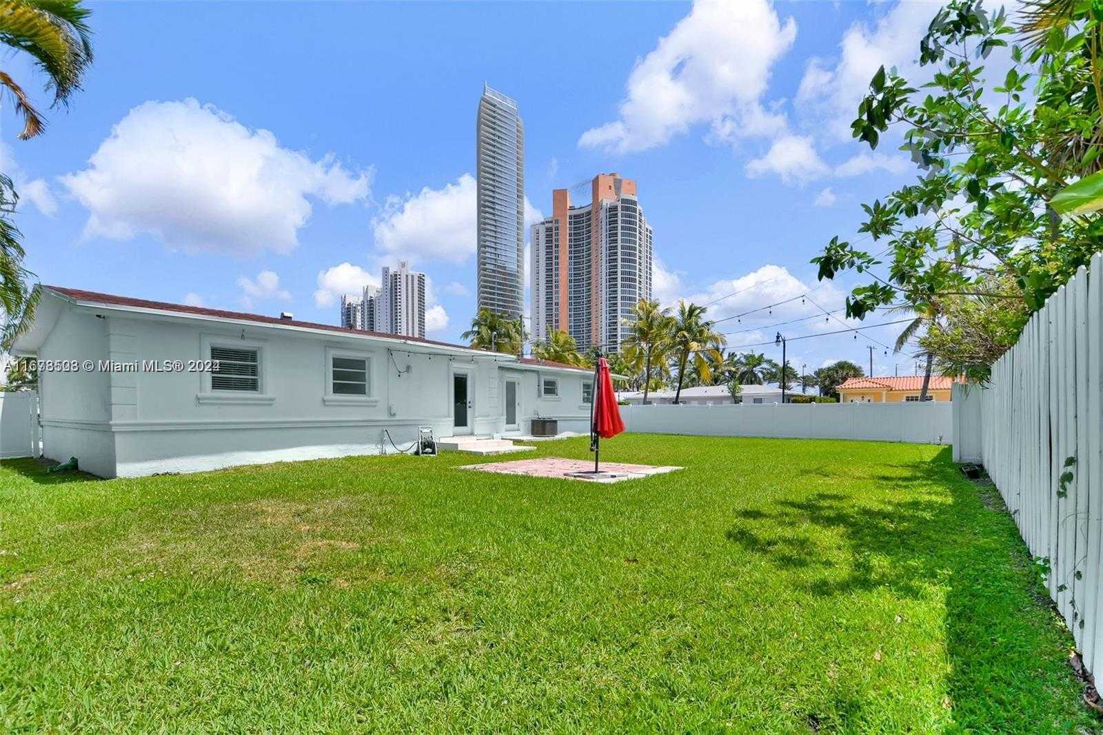 Small Image of 200 188TH ST, Sunny Isles Beach Number 12