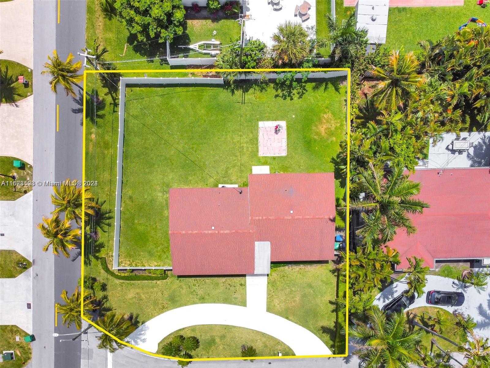 Small Image of 200 188TH ST, Sunny Isles Beach Number 2