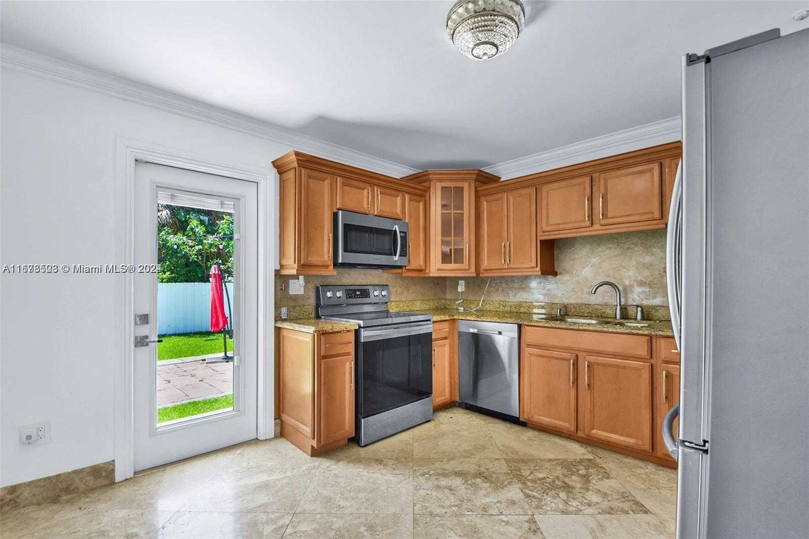 Small Image of 200 188TH ST, Sunny Isles Beach Number 6