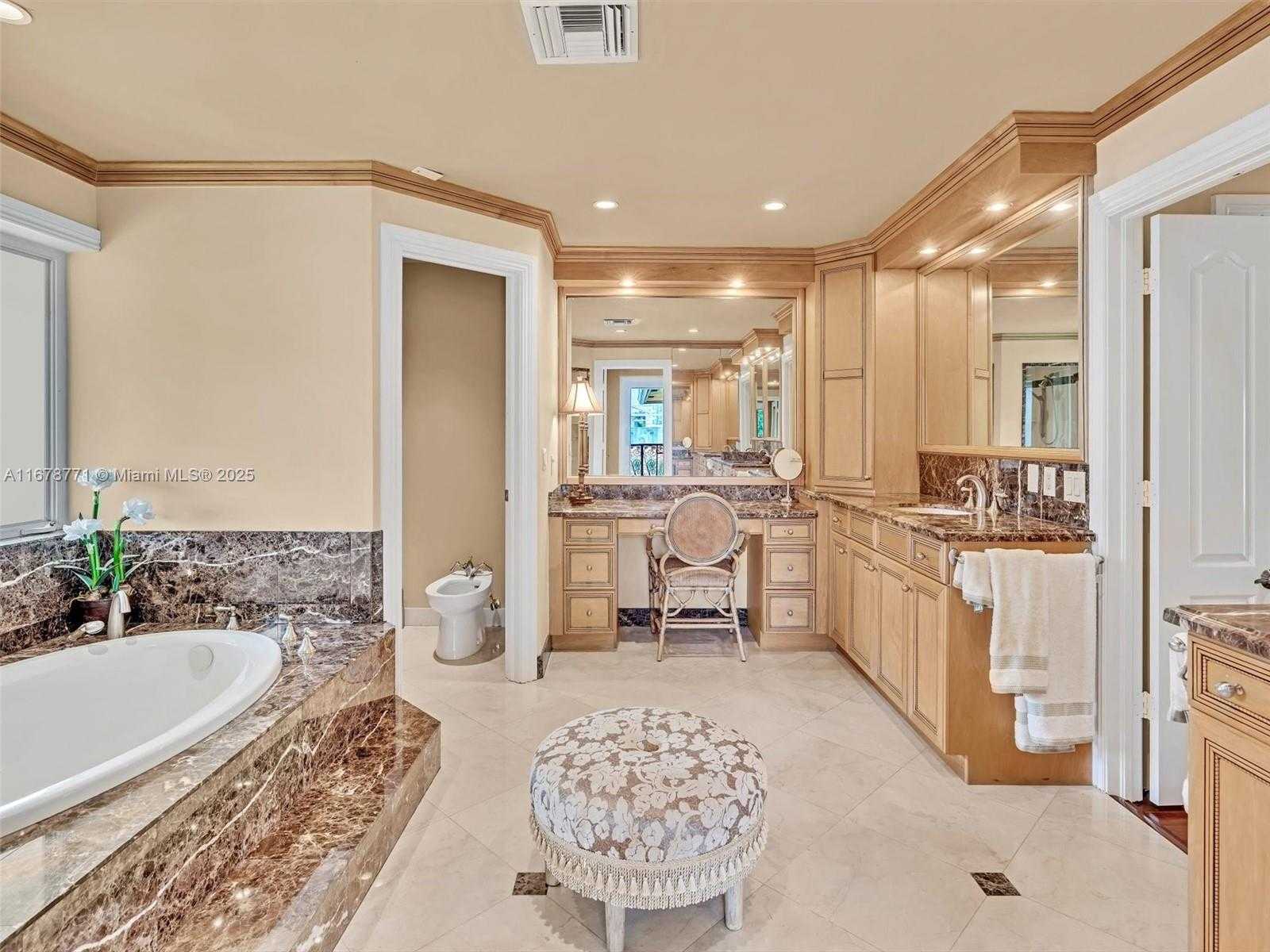 Small Image of 449 ISLE OF PALMS DR, Fort Lauderdale Number 76