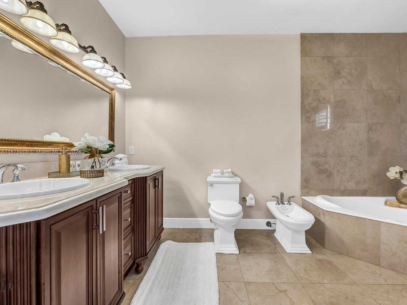 Small Image of 9026 NORTH WEST 173RD TER, Hialeah Number 28