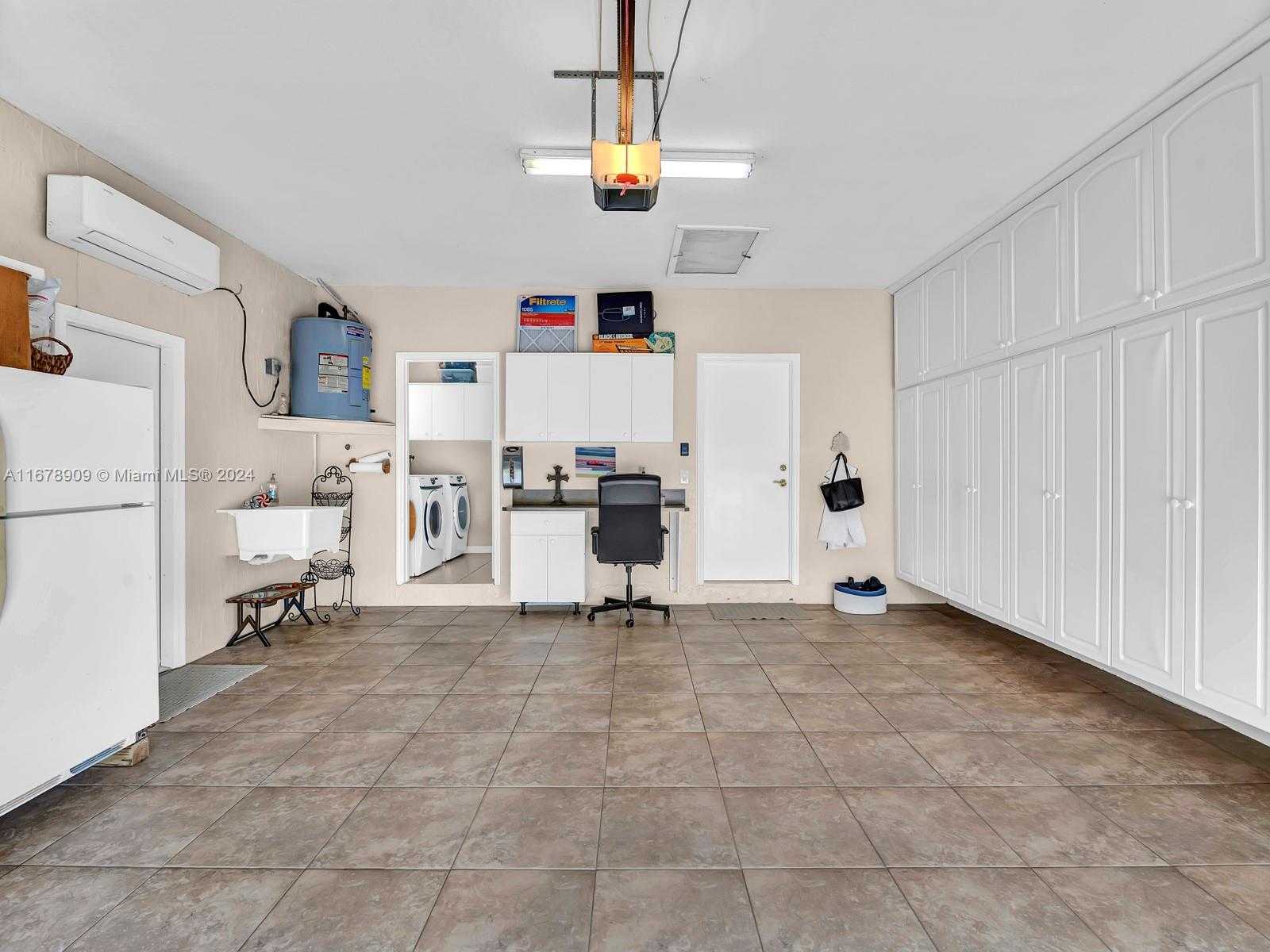 Small Image of 9026 NORTH WEST 173RD TER, Hialeah Number 35