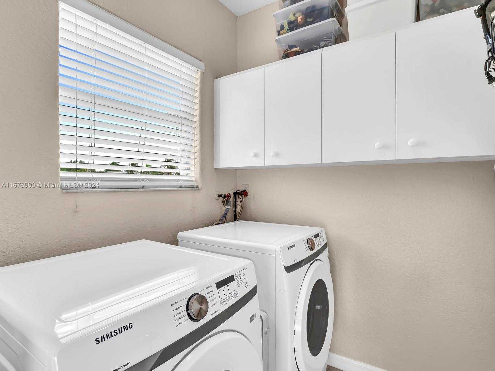 Small Image of 9026 NORTH WEST 173RD TER, Hialeah Number 36