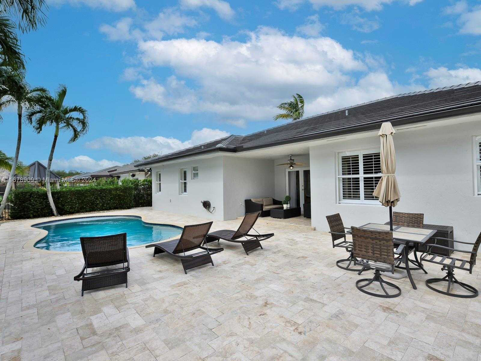 Small Image of 9026 NORTH WEST 173RD TER, Hialeah Number 42