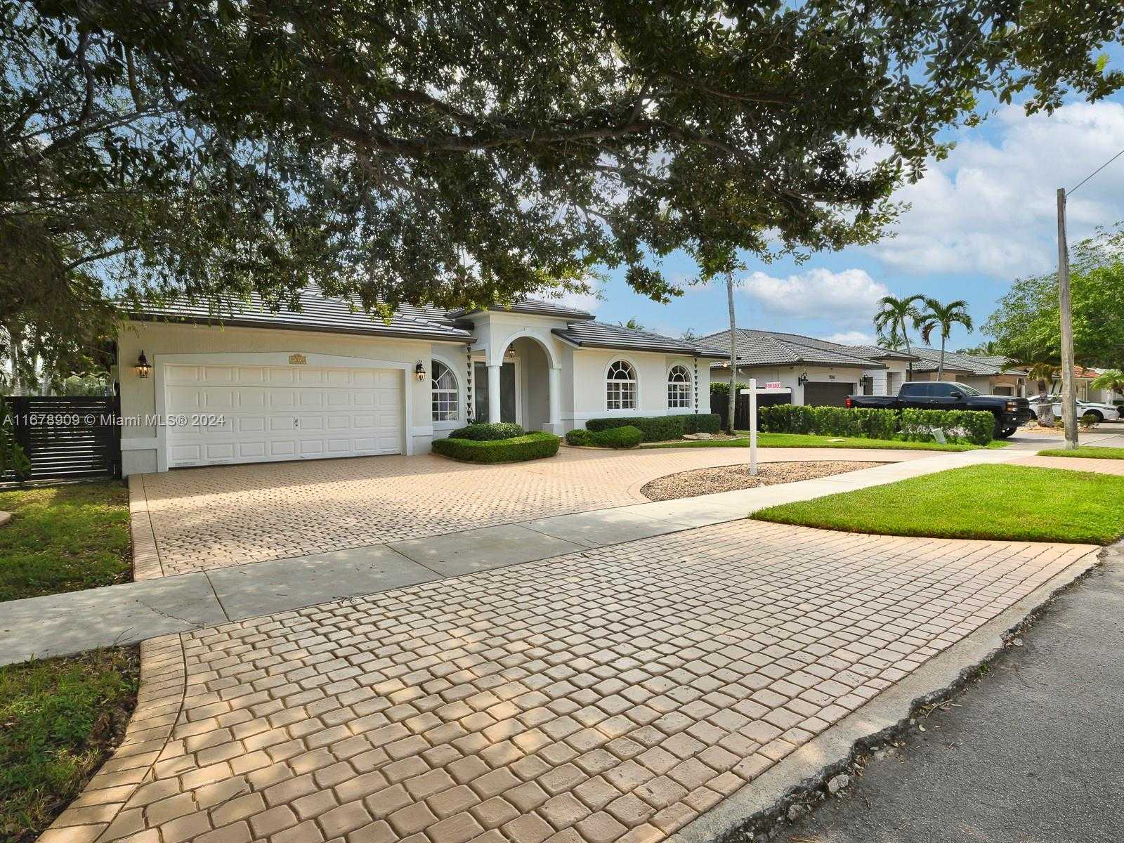 Small Image of 9026 NORTH WEST 173RD TER, Hialeah Number 9