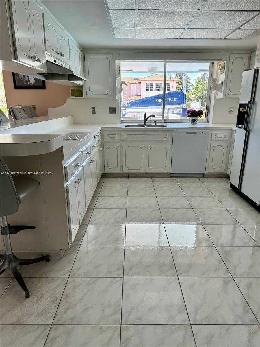 Small Image of 3440 NORTH EAST 170TH ST, North Miami Beach Number 11