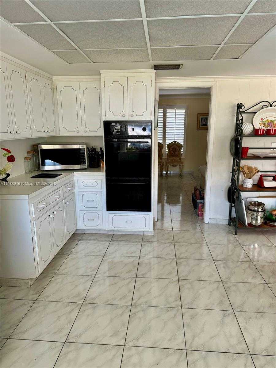 Small Image of 3440 NORTH EAST 170TH ST, North Miami Beach Number 12