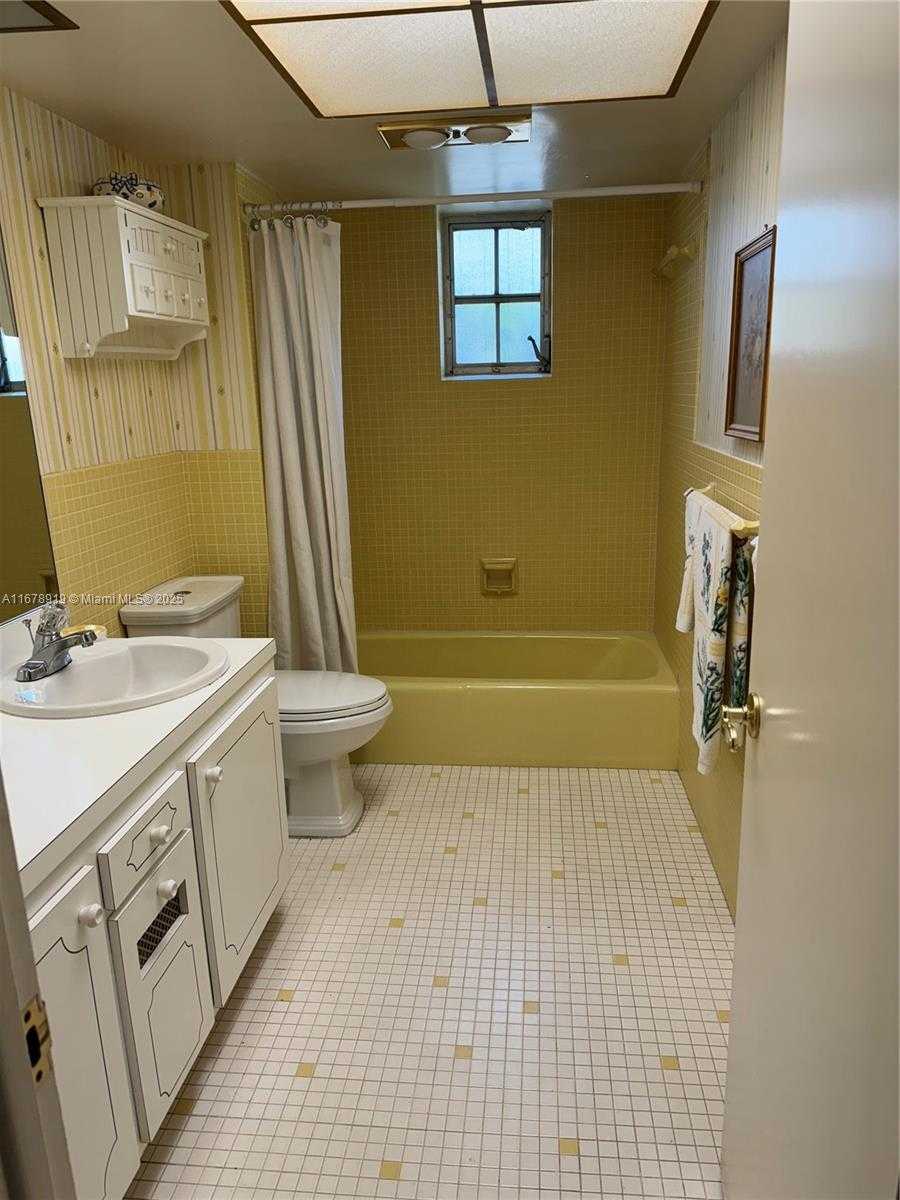 Small Image of 3440 NORTH EAST 170TH ST, North Miami Beach Number 16