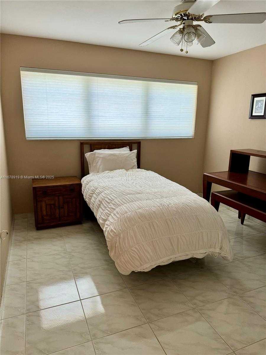 Small Image of 3440 NORTH EAST 170TH ST, North Miami Beach Number 17