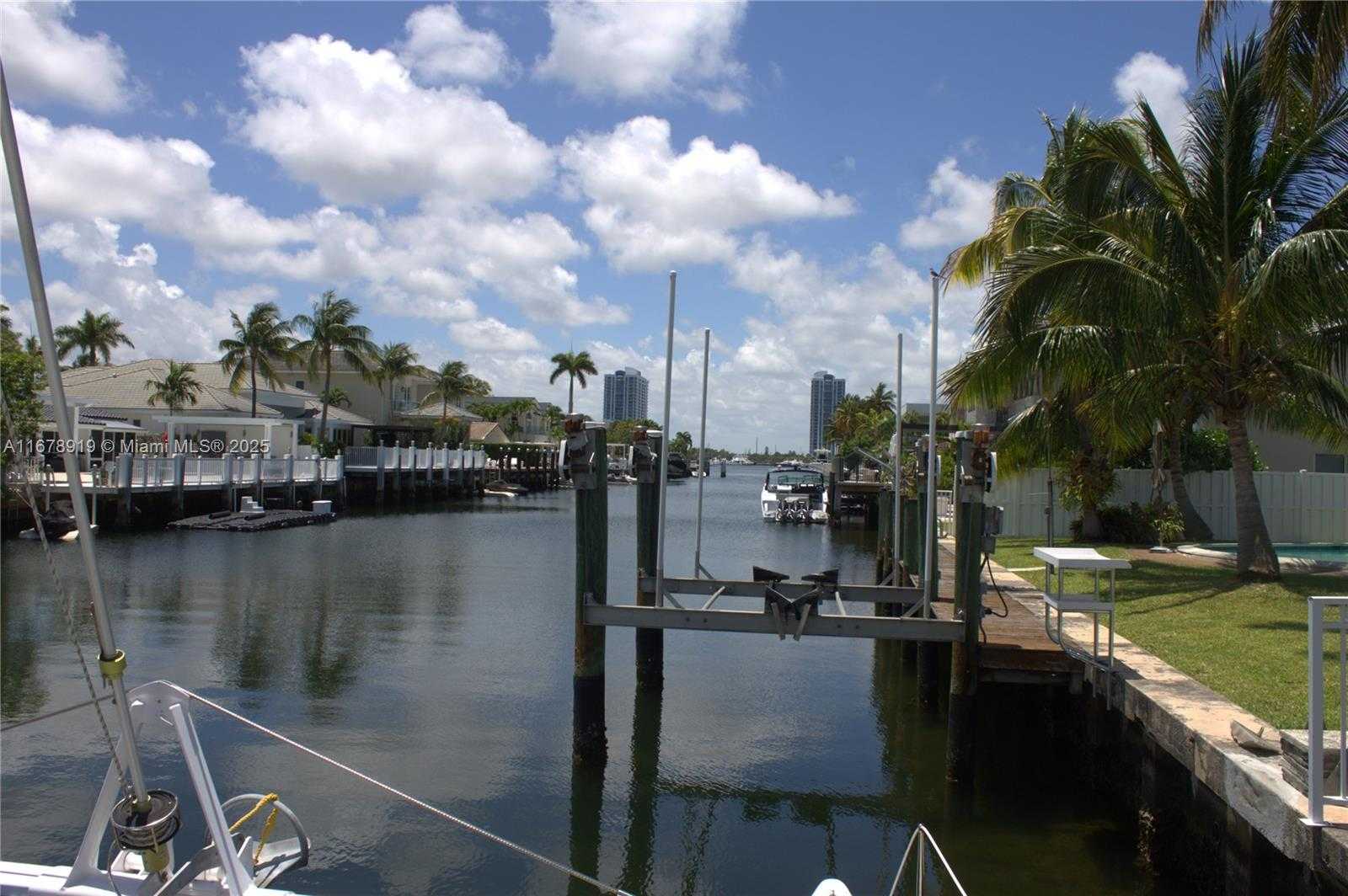 Small Image of 3440 NORTH EAST 170TH ST, North Miami Beach Number 26