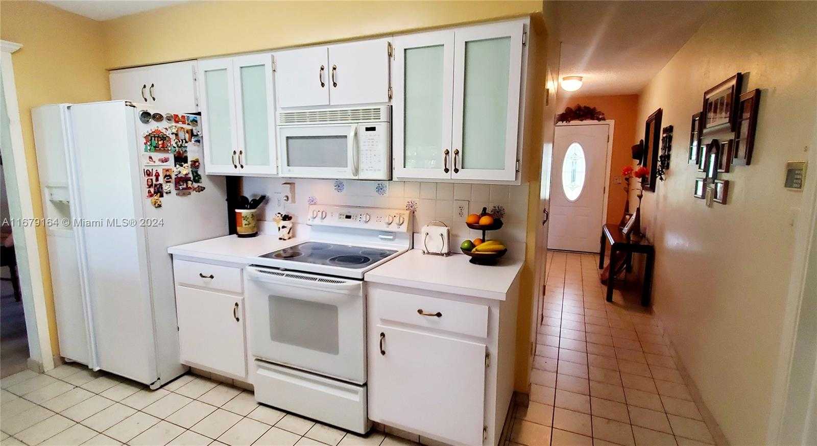 Small Image of 9401 NORTH WEST 70TH PL, Tamarac Number 16
