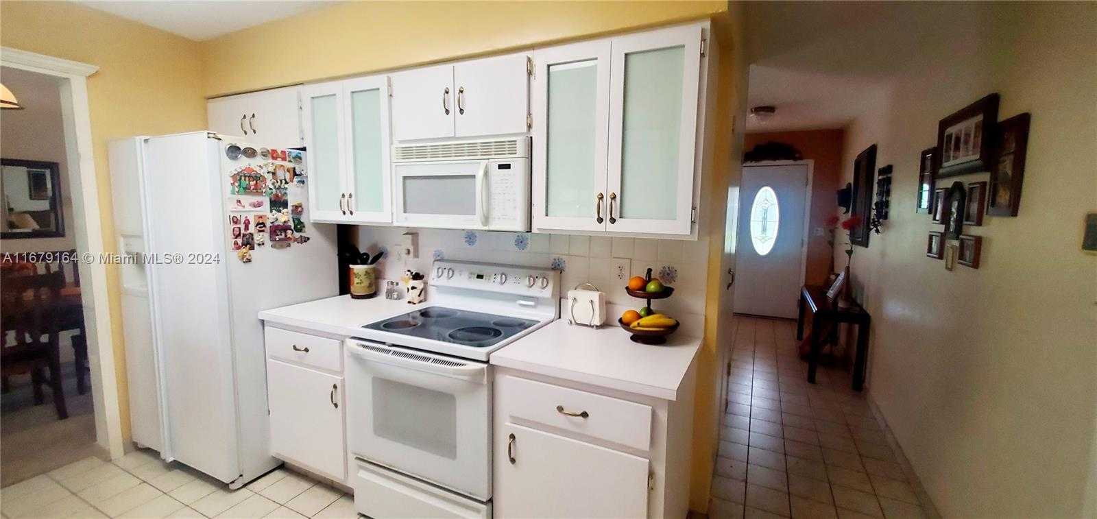 Small Image of 9401 NORTH WEST 70TH PL, Tamarac Number 20