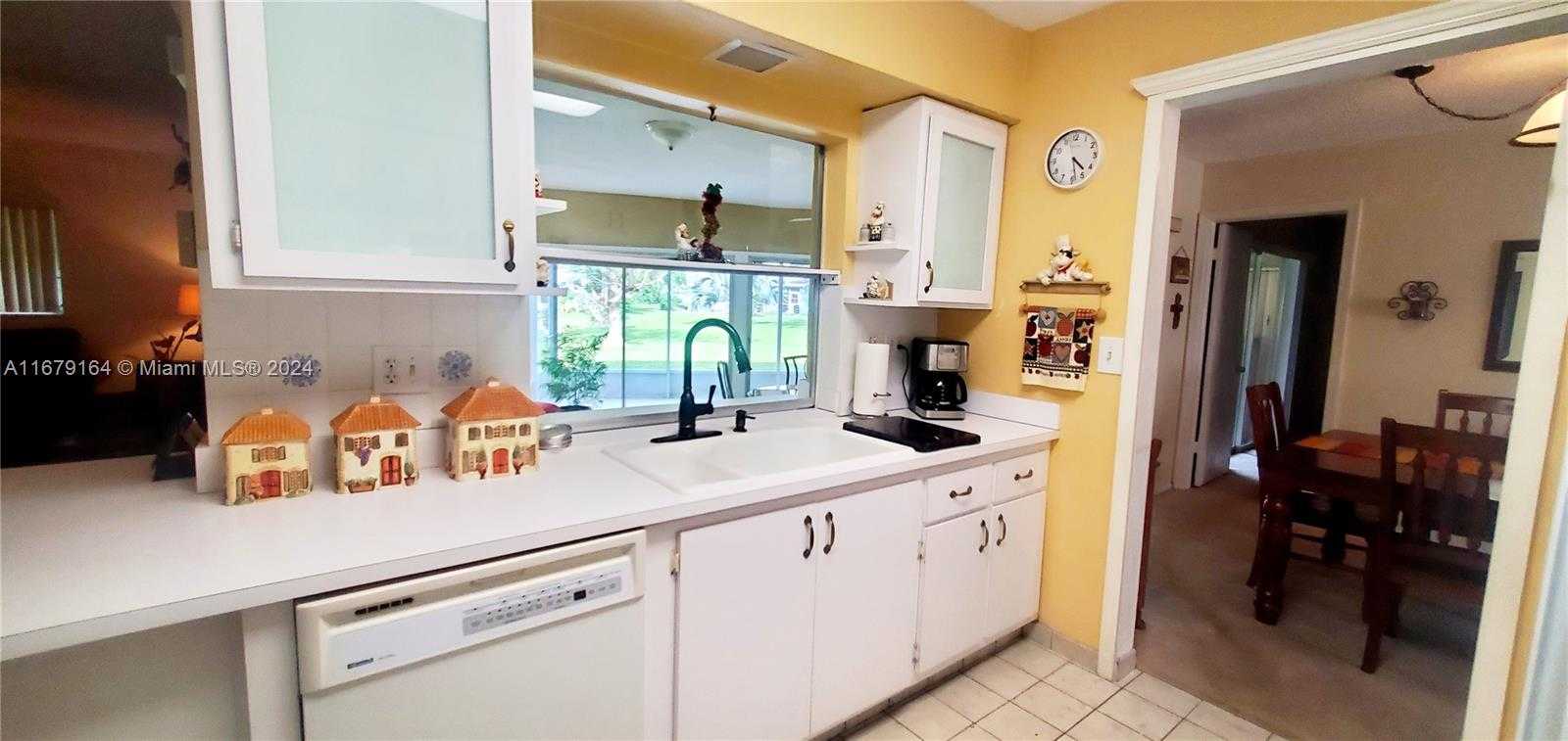 Small Image of 9401 NORTH WEST 70TH PL, Tamarac Number 21