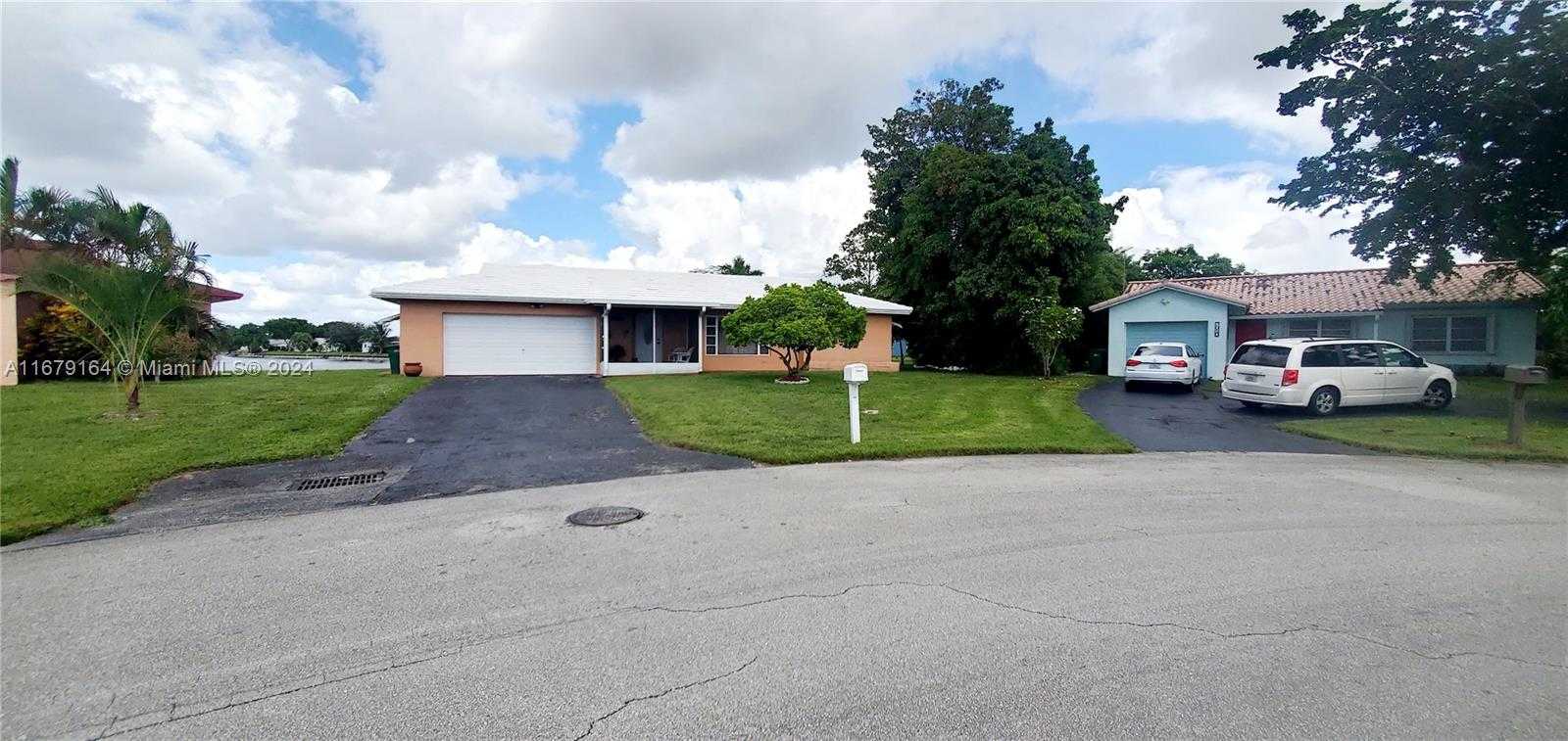 Small Image of 9401 NORTH WEST 70TH PL, Tamarac Number 3