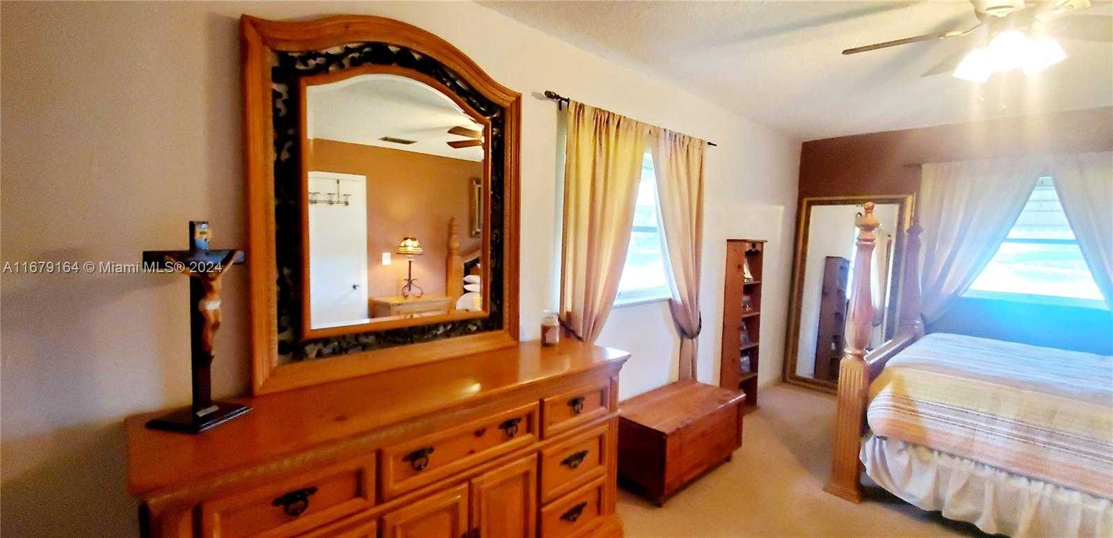 Small Image of 9401 NORTH WEST 70TH PL, Tamarac Number 31