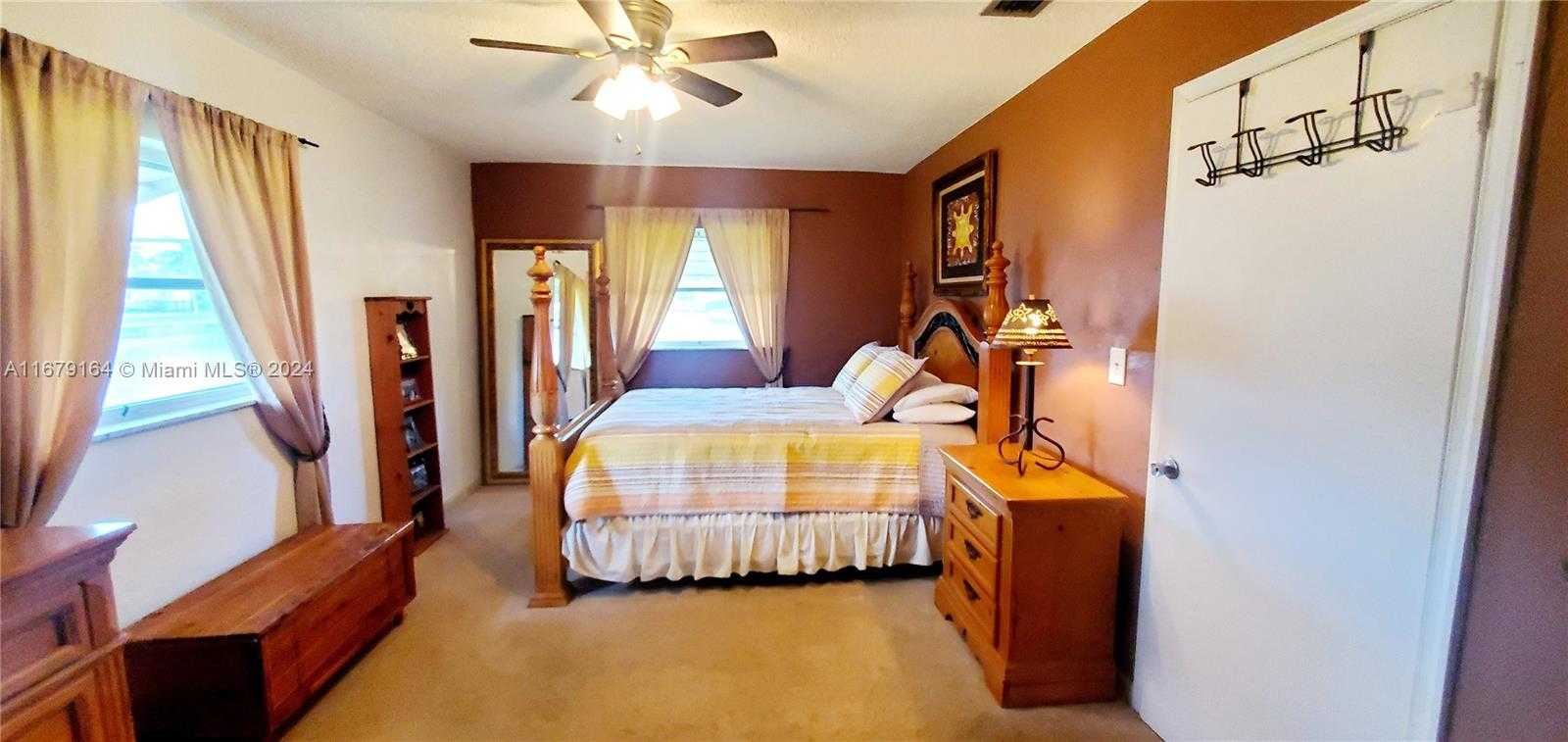 Small Image of 9401 NORTH WEST 70TH PL, Tamarac Number 32