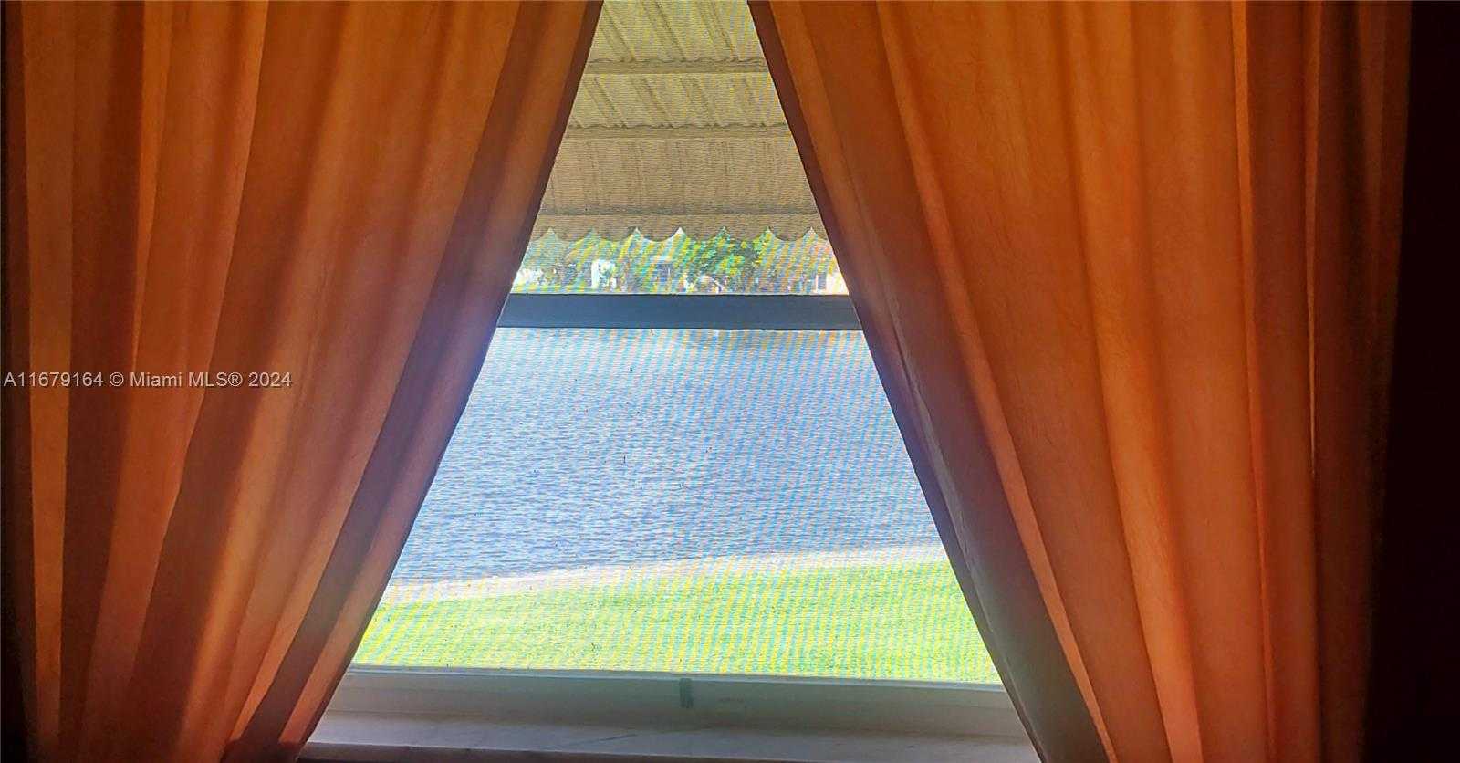 Small Image of 9401 NORTH WEST 70TH PL, Tamarac Number 34