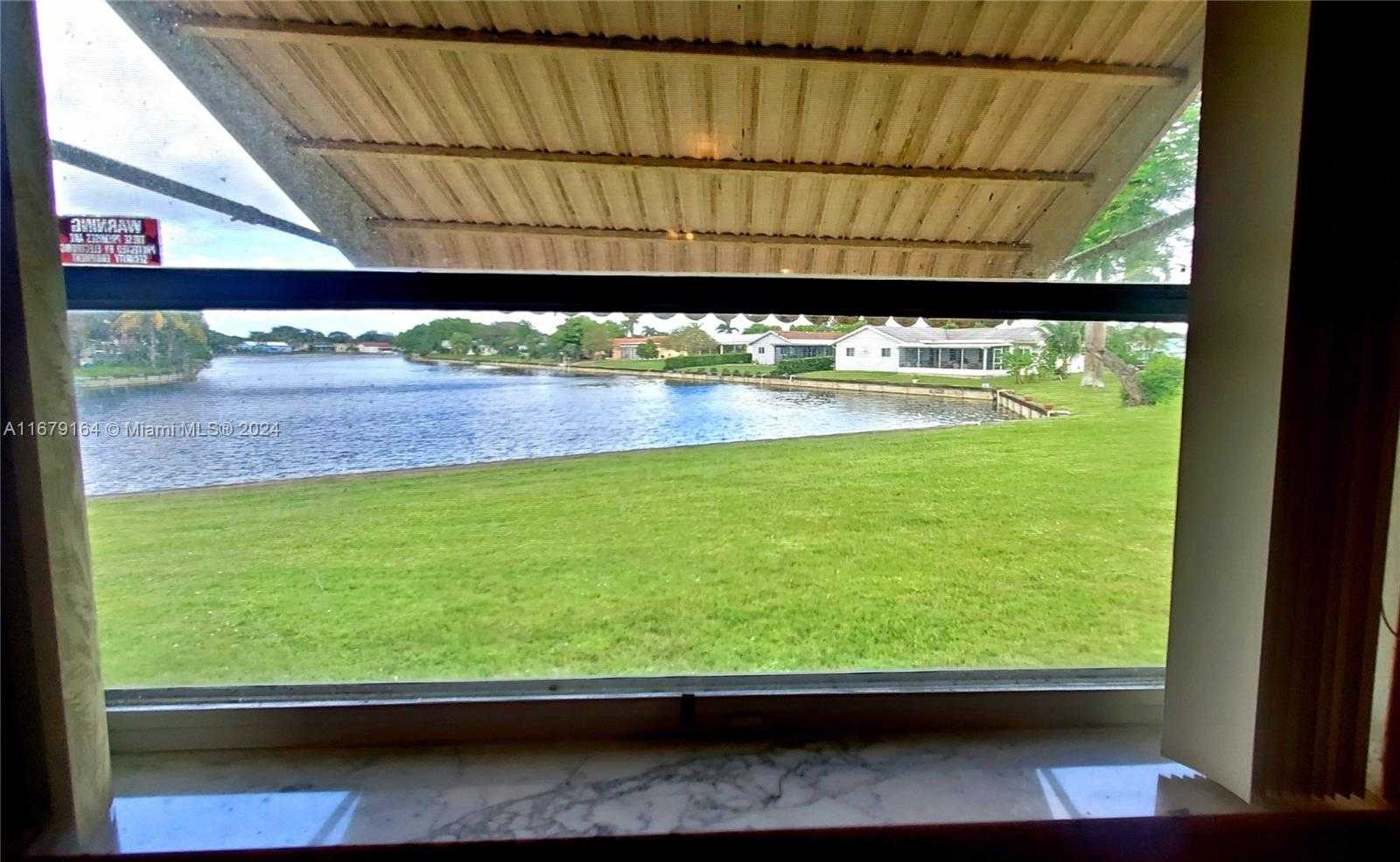 Small Image of 9401 NORTH WEST 70TH PL, Tamarac Number 35