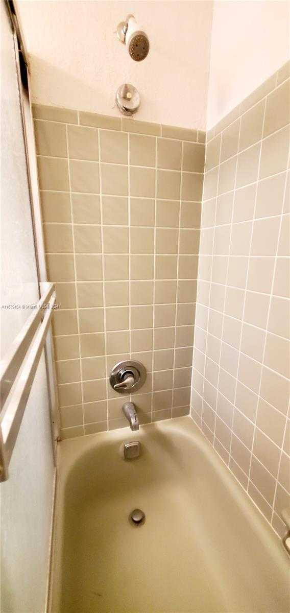 Small Image of 9401 NORTH WEST 70TH PL, Tamarac Number 39