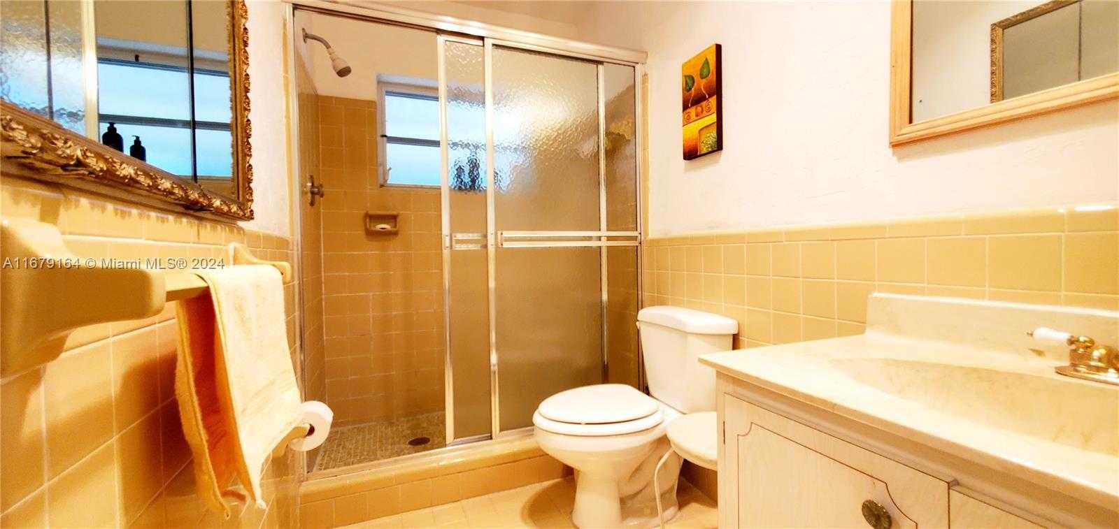 Small Image of 9401 NORTH WEST 70TH PL, Tamarac Number 44