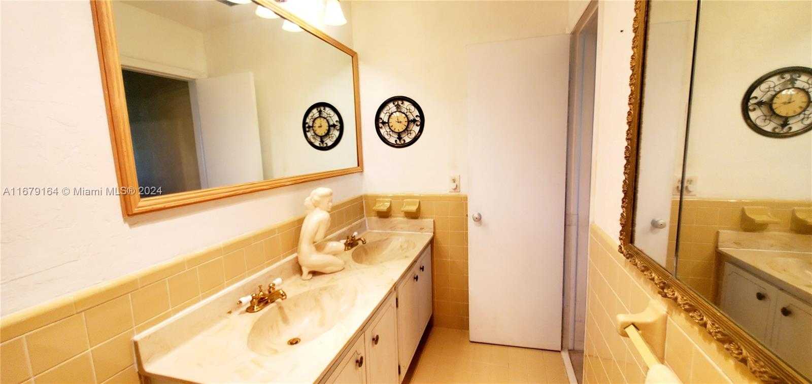 Small Image of 9401 NORTH WEST 70TH PL, Tamarac Number 45