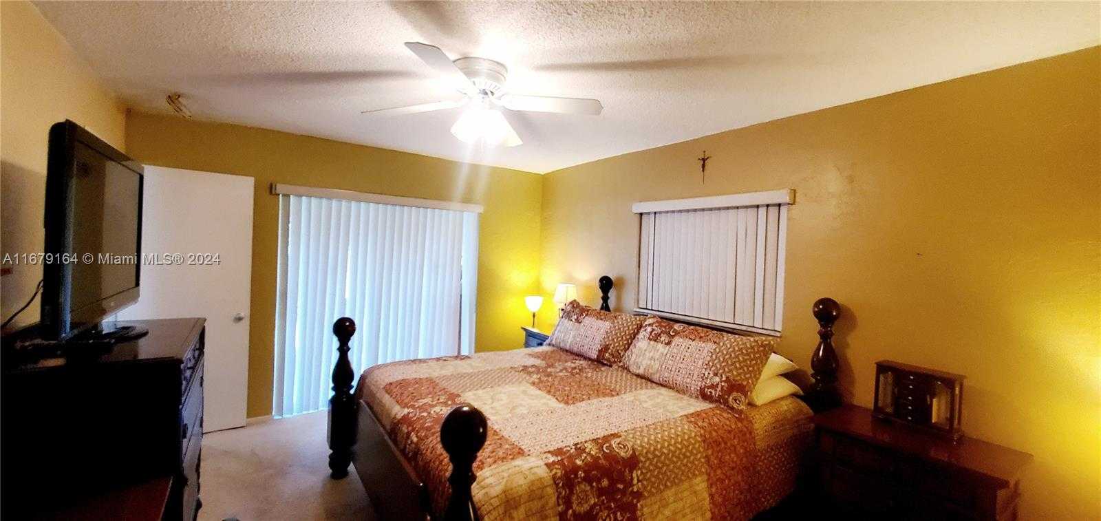 Small Image of 9401 NORTH WEST 70TH PL, Tamarac Number 51