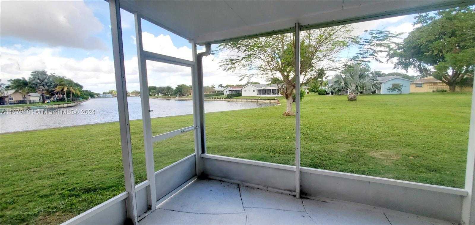 Small Image of 9401 NORTH WEST 70TH PL, Tamarac Number 62