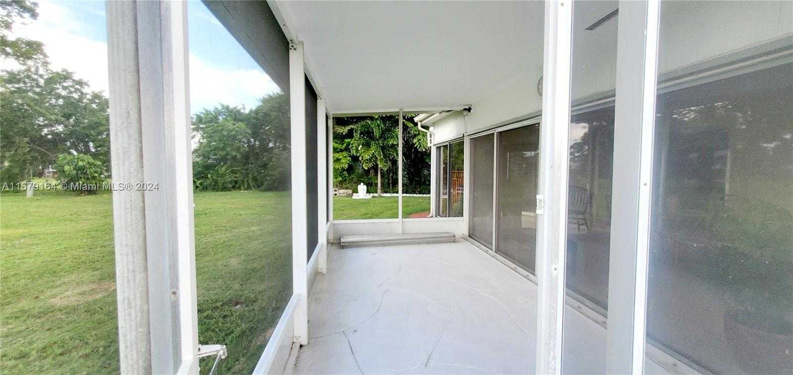 Small Image of 9401 NORTH WEST 70TH PL, Tamarac Number 63