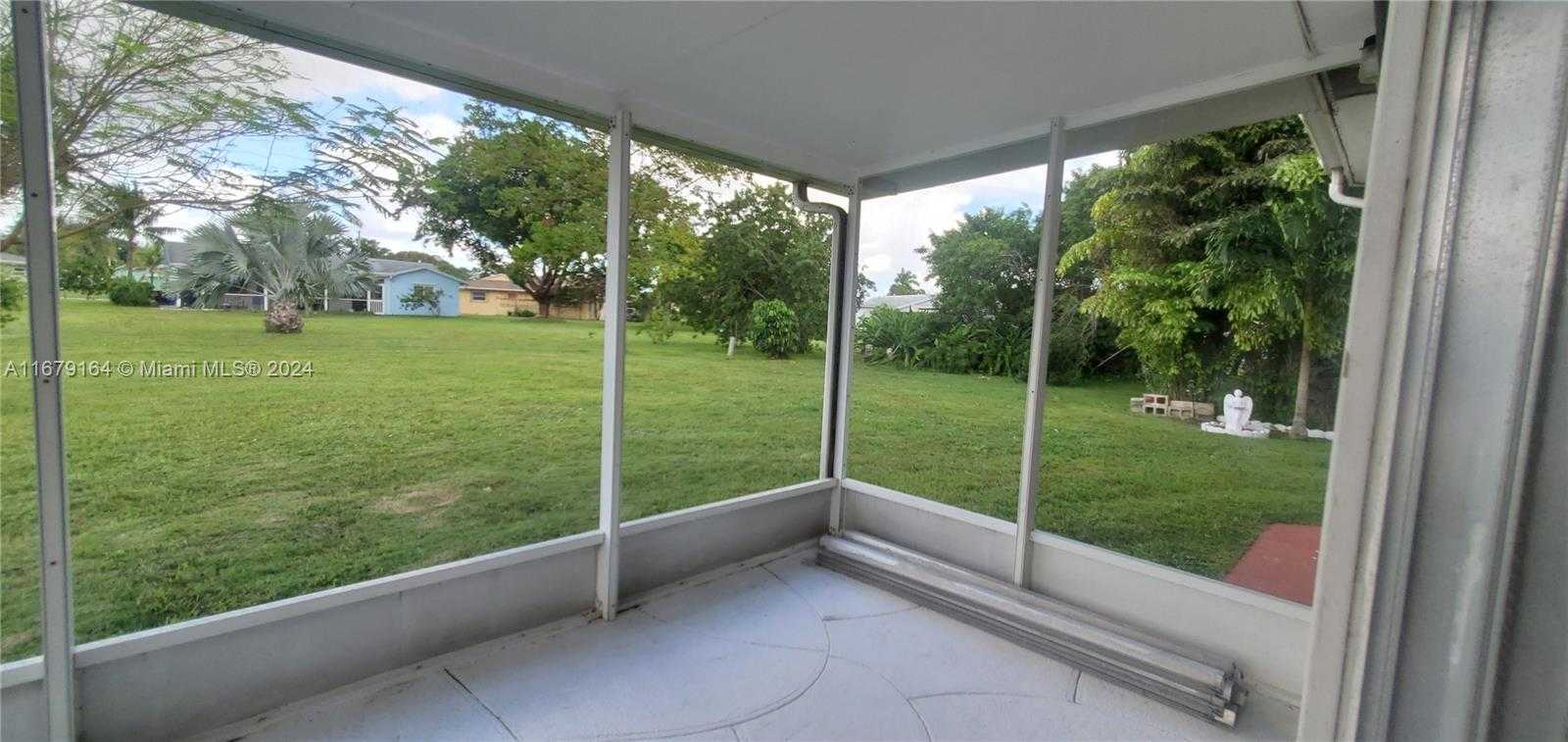 Small Image of 9401 NORTH WEST 70TH PL, Tamarac Number 64
