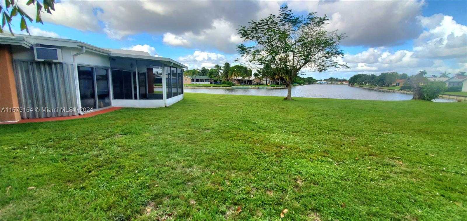 Small Image of 9401 NORTH WEST 70TH PL, Tamarac Number 67