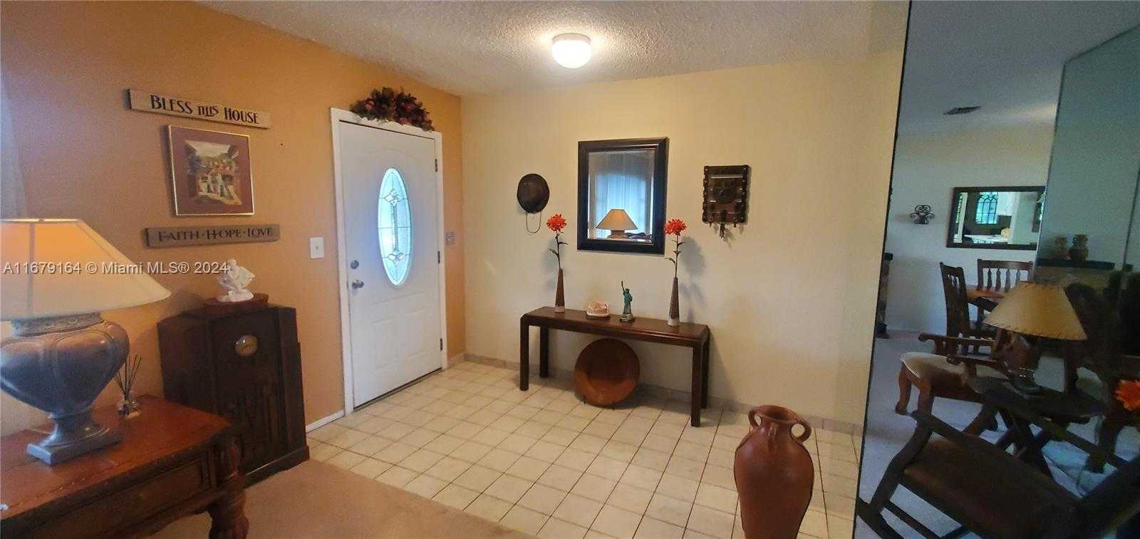 Small Image of 9401 NORTH WEST 70TH PL, Tamarac Number 7