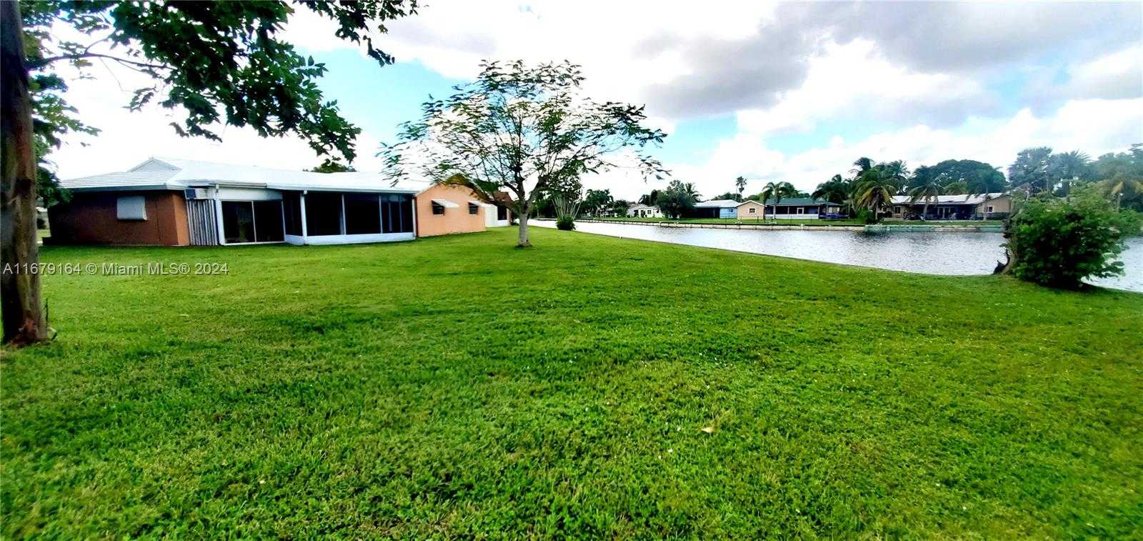 Small Image of 9401 NORTH WEST 70TH PL, Tamarac Number 73