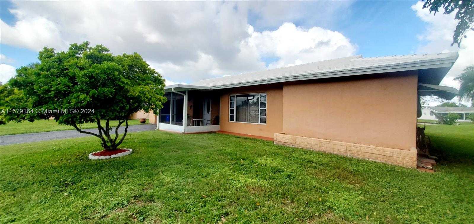 Small Image of 9401 NORTH WEST 70TH PL, Tamarac Number 79