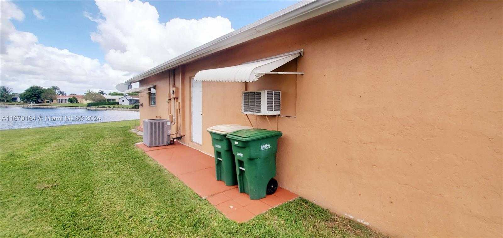 Small Image of 9401 NORTH WEST 70TH PL, Tamarac Number 83