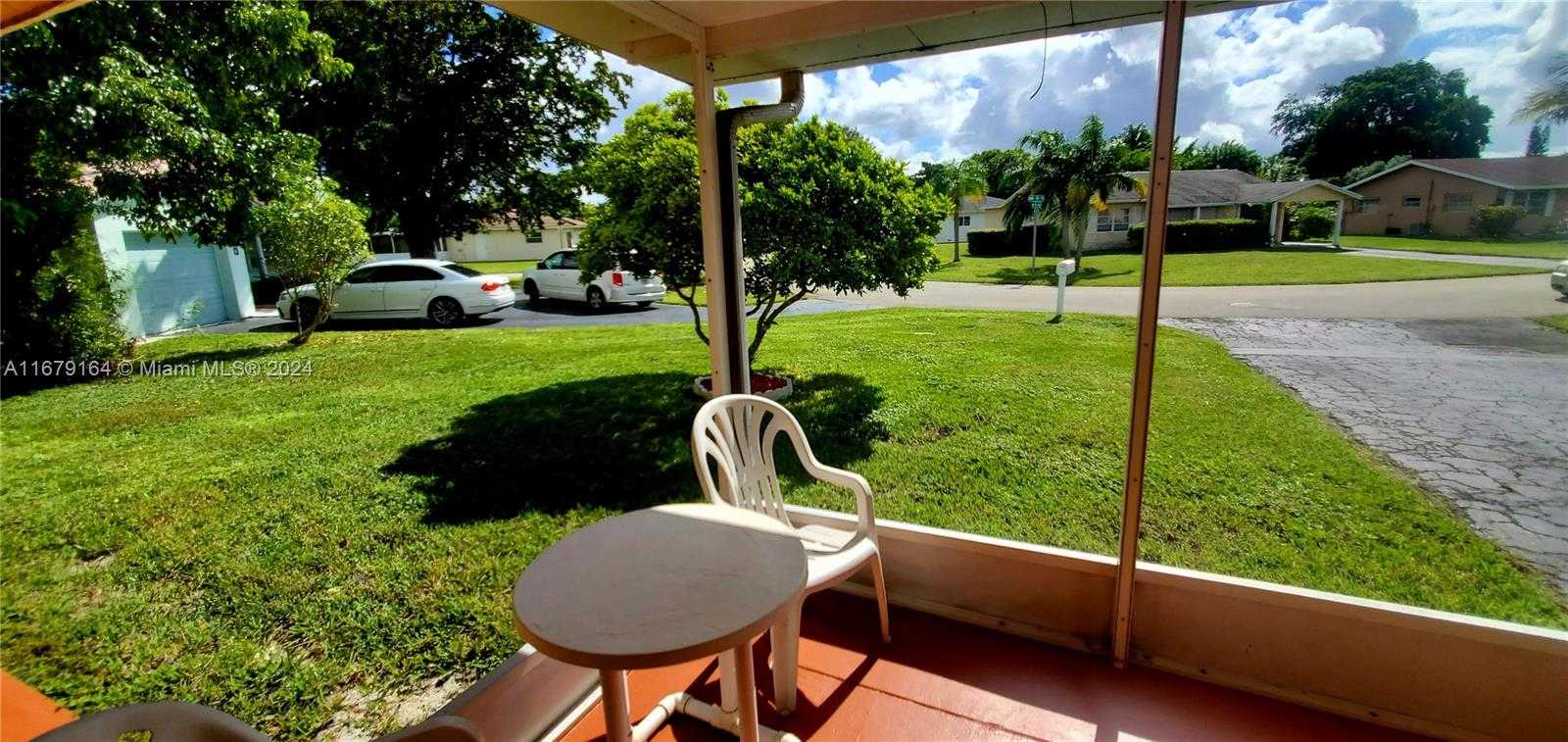 Small Image of 9401 NORTH WEST 70TH PL, Tamarac Number 86