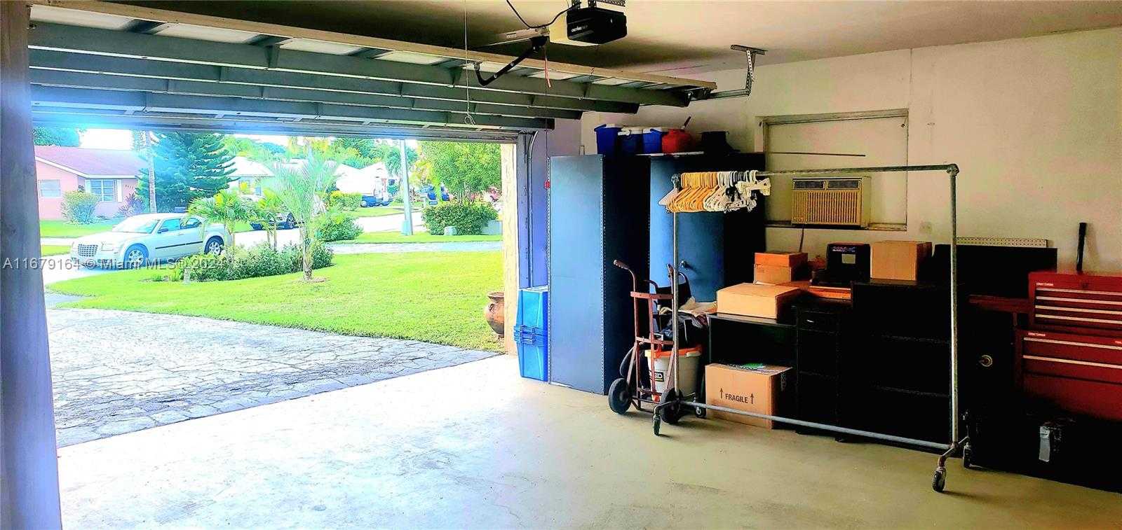 Small Image of 9401 NORTH WEST 70TH PL, Tamarac Number 89