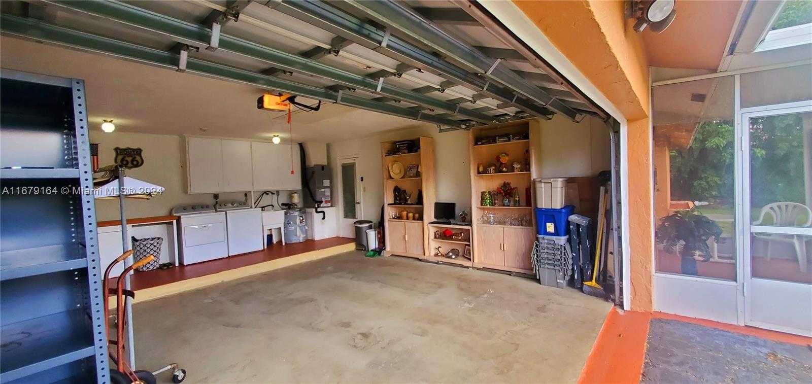 Small Image of 9401 NORTH WEST 70TH PL, Tamarac Number 91