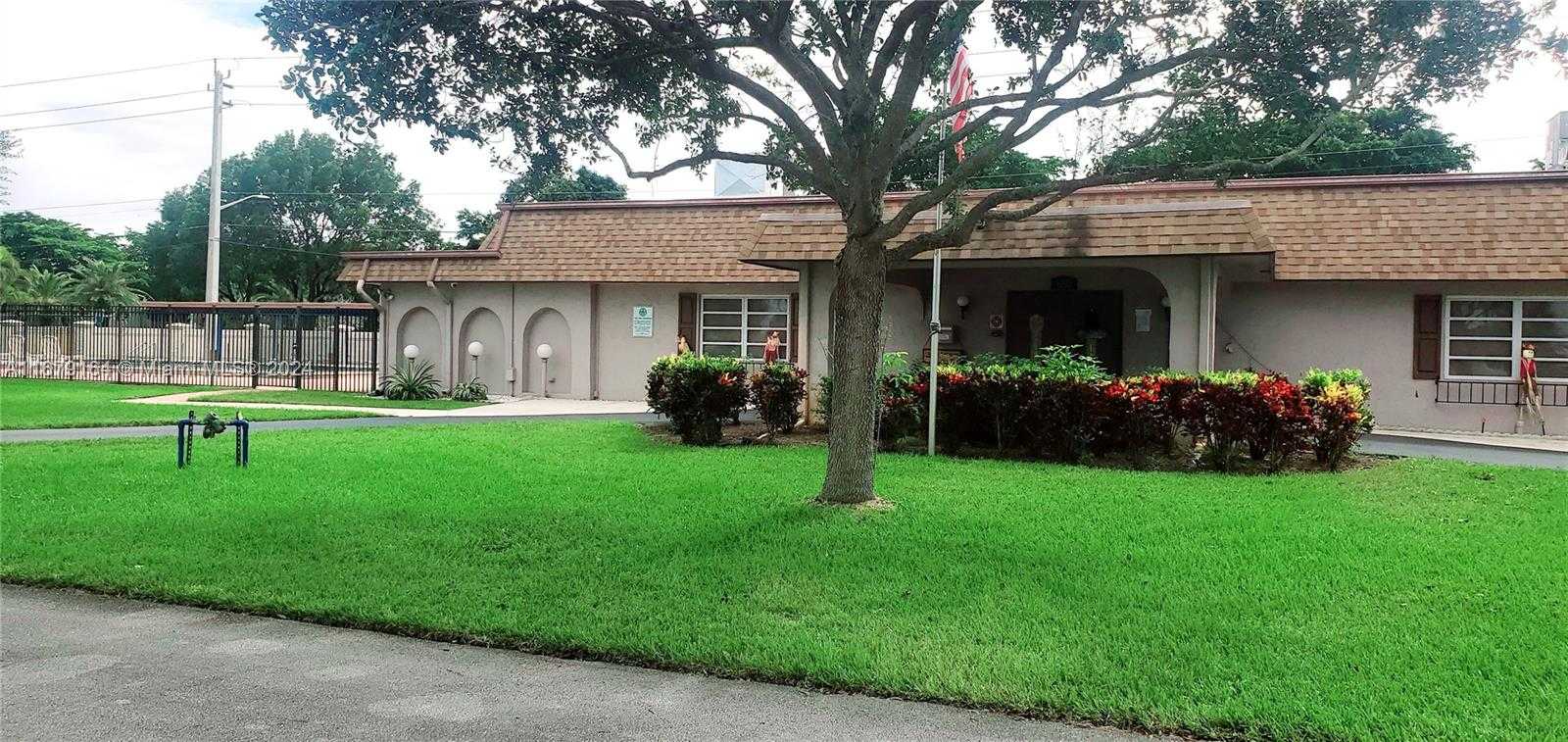 Small Image of 9401 NORTH WEST 70TH PL, Tamarac Number 96