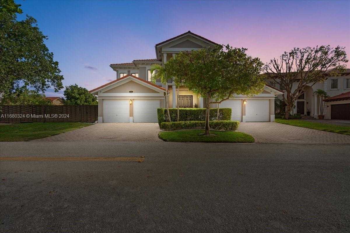 Small Image of 18835 SOUTH WEST 76TH CT, Cutler Bay Number 2