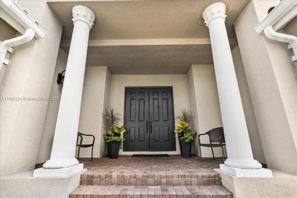 Small Image of 18835 SOUTH WEST 76TH CT, Cutler Bay Number 25