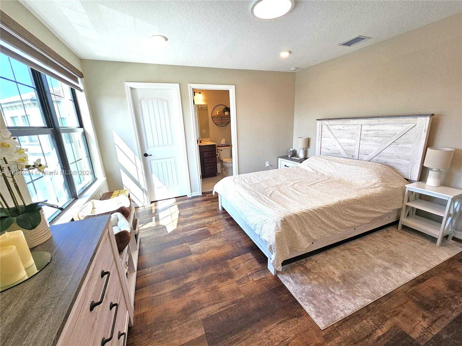 Small Image of 8172 NORTH WEST 78TH ST, Tamarac Number 14