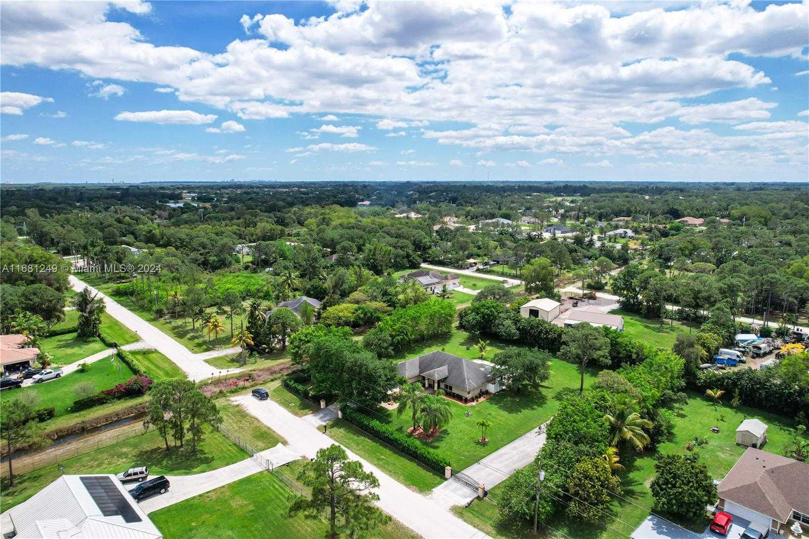Small Image of 12288 NORTH 82ND LN N, West Palm Beach Number 2