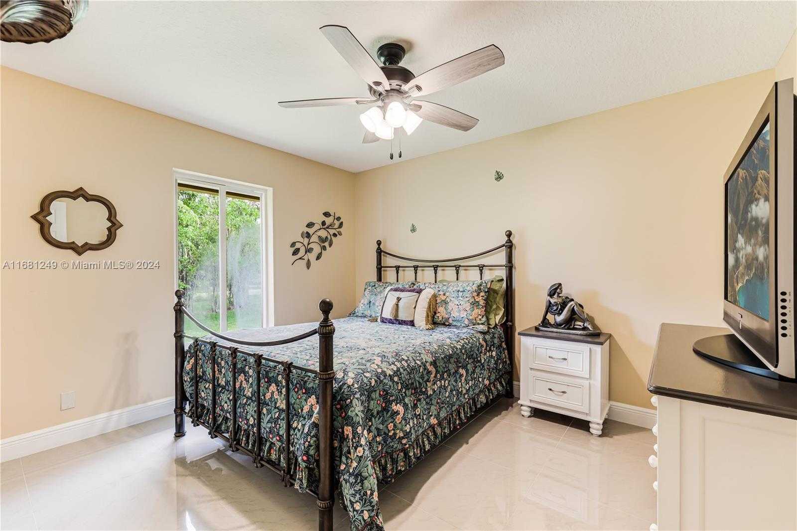 Small Image of 12288 NORTH 82ND LN N, West Palm Beach Number 25