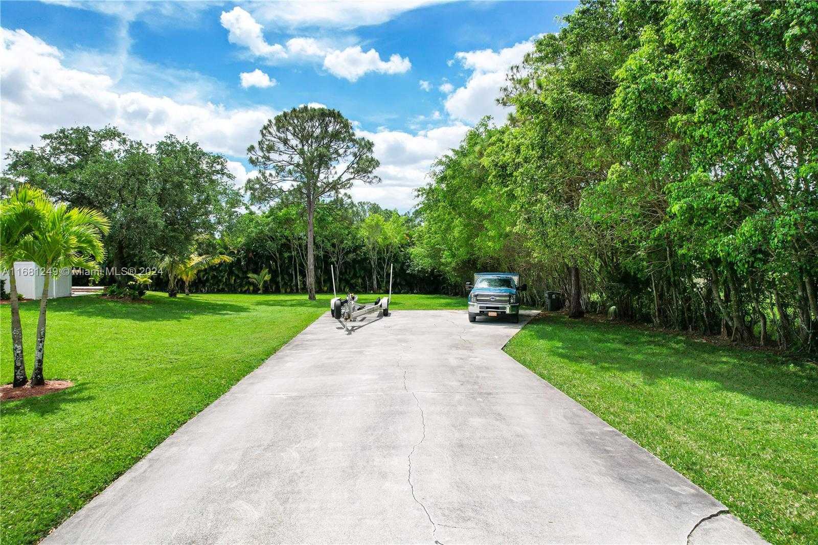 Small Image of 12288 NORTH 82ND LN N, West Palm Beach Number 32
