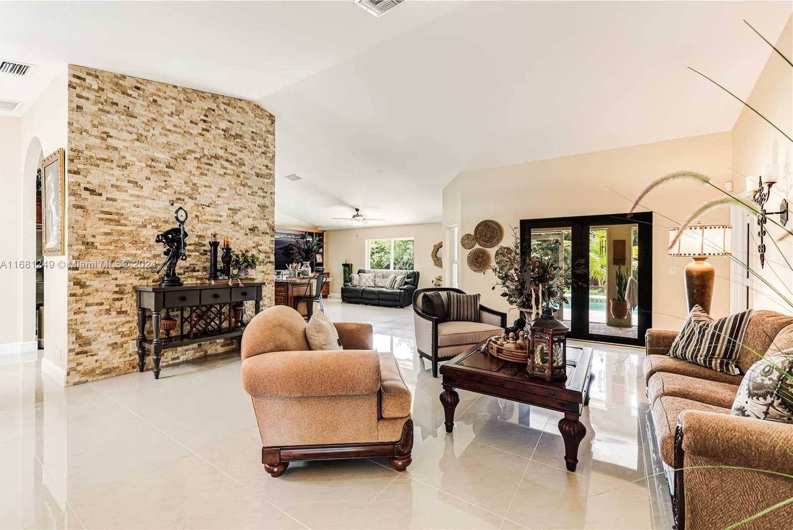 Small Image of 12288 NORTH 82ND LN N, West Palm Beach Number 7