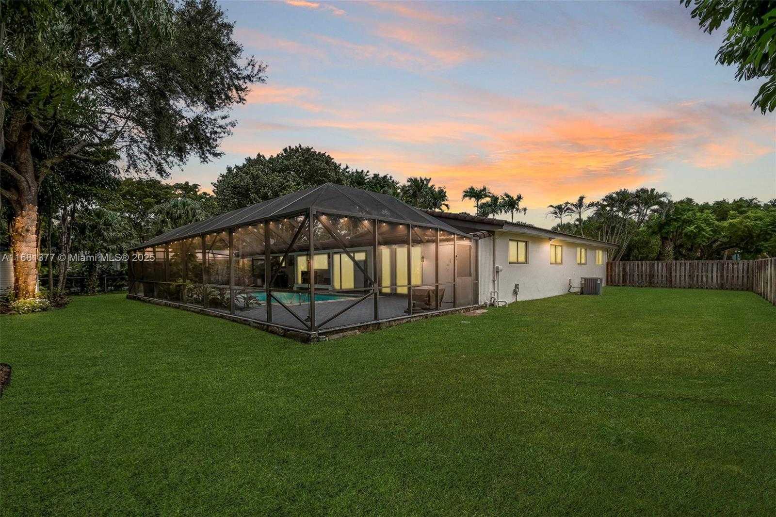 Small Image of 7901 SW 133rd St, Miami, FL 33156, USA Number 24