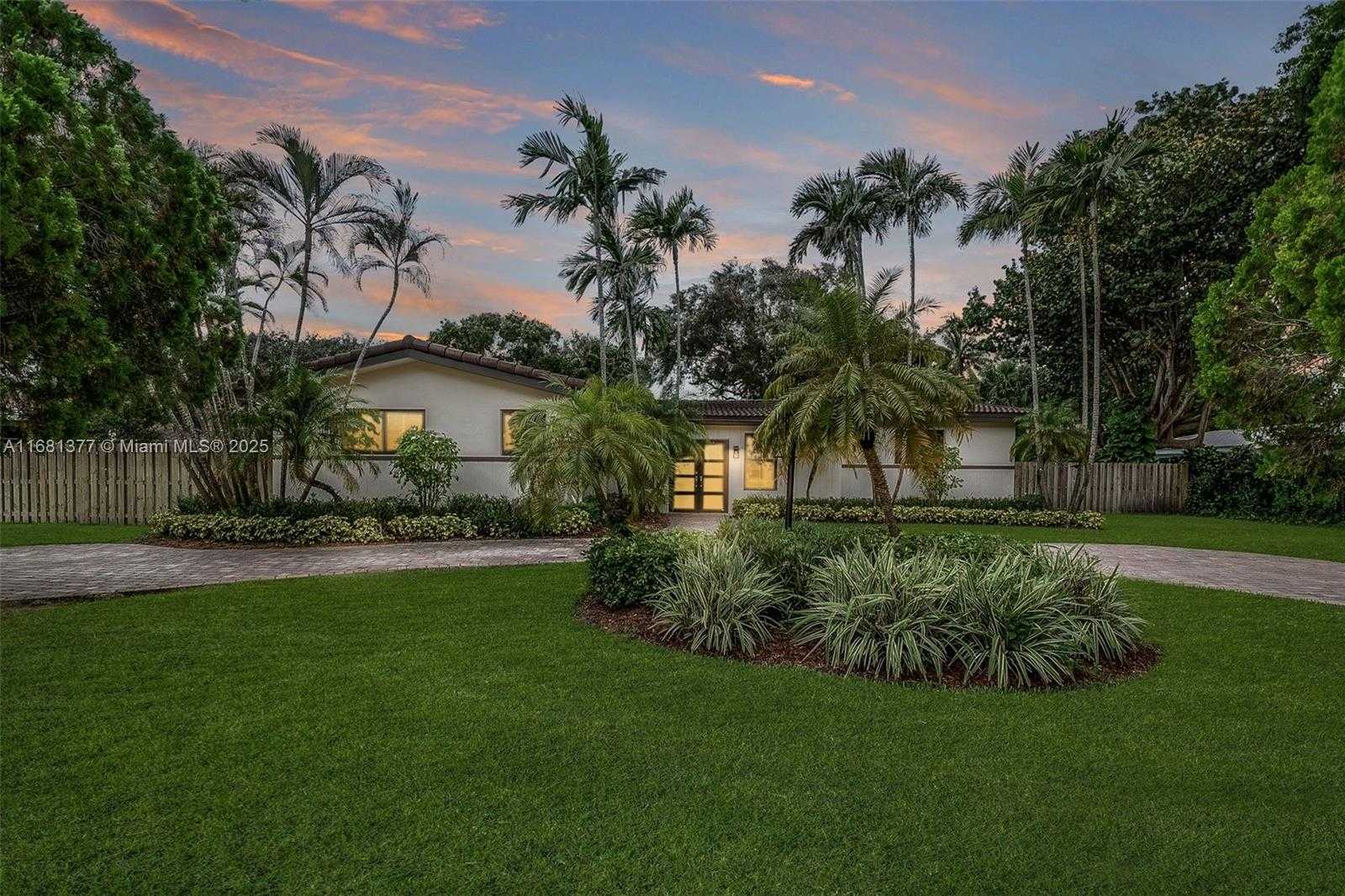 Small Image of 7901 SW 133rd St, Miami, FL 33156, USA Number 27