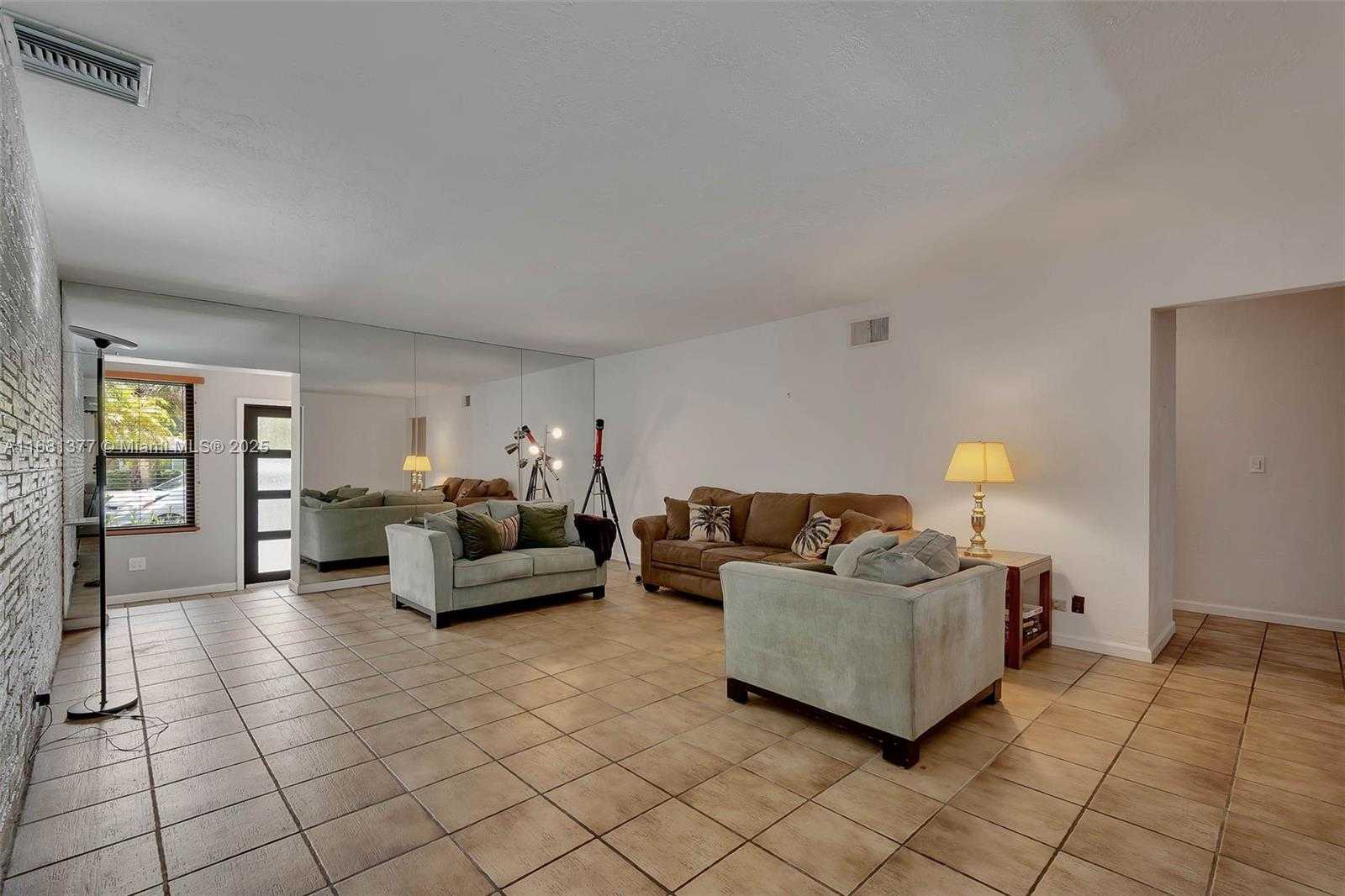 Small Image of 7901 SW 133rd St, Miami, FL 33156, USA Number 3