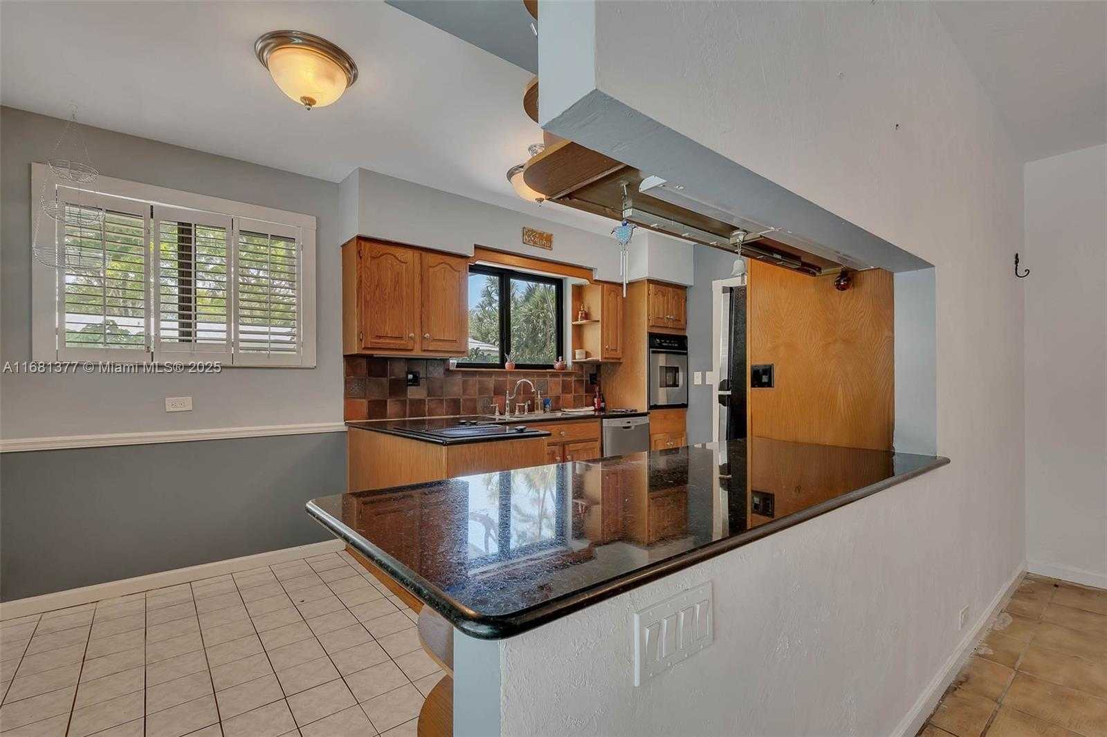 Small Image of 7901 SW 133rd St, Miami, FL 33156, USA Number 8