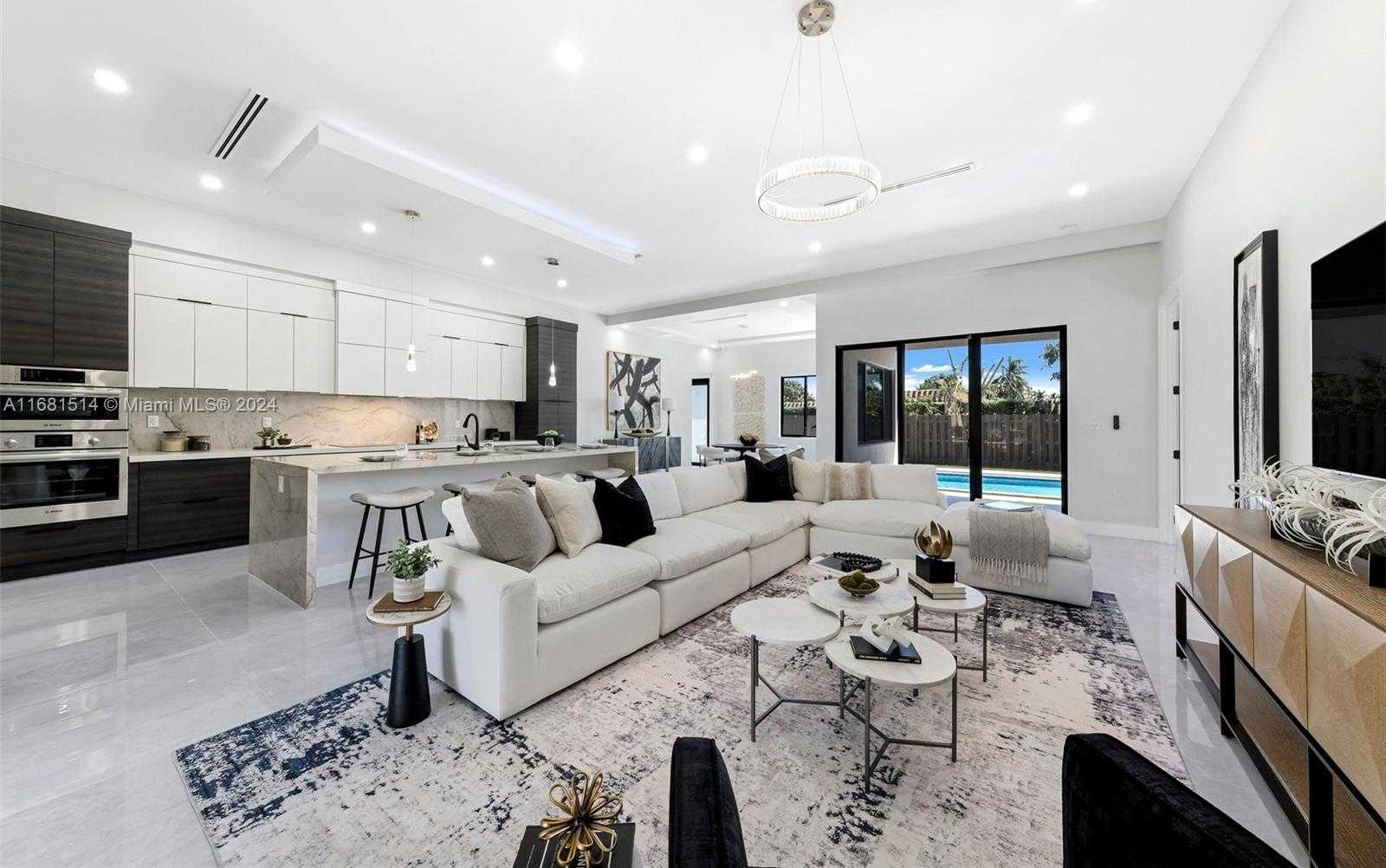 Small Image of 11620 CANAL DR, North Miami Number 2